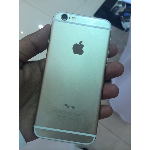 iphone 6 silver 64gb by Romero Guillen