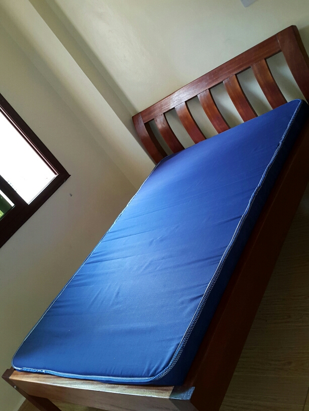 Queen  size bed, heavy duty mattress for sale