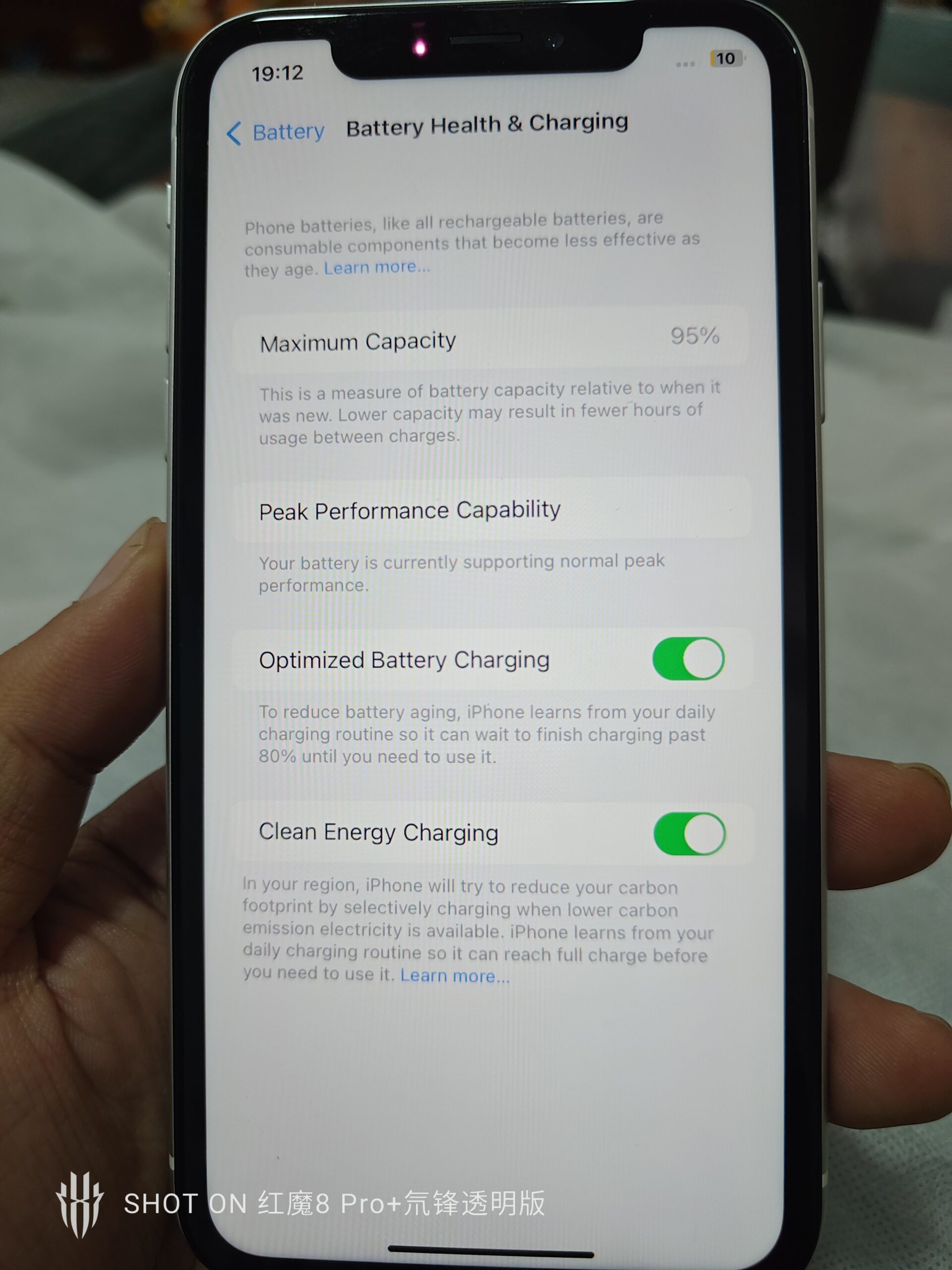 iPhone XR 64 GB White for sale in Nairobi