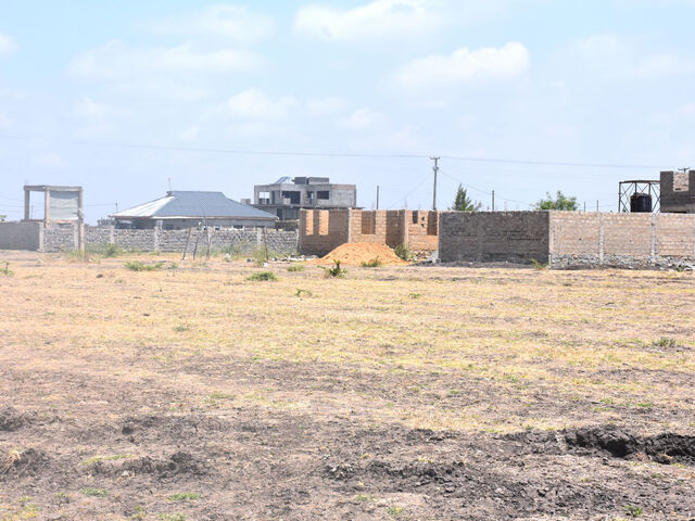 FULL 50 X 100 PLOT FOR SALE JUJA MASTORE 1KM FROM TARMAC RD
