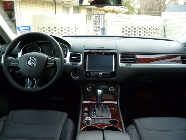 2012 Volkswagen Touareg TDI Very Clean and in good condition
