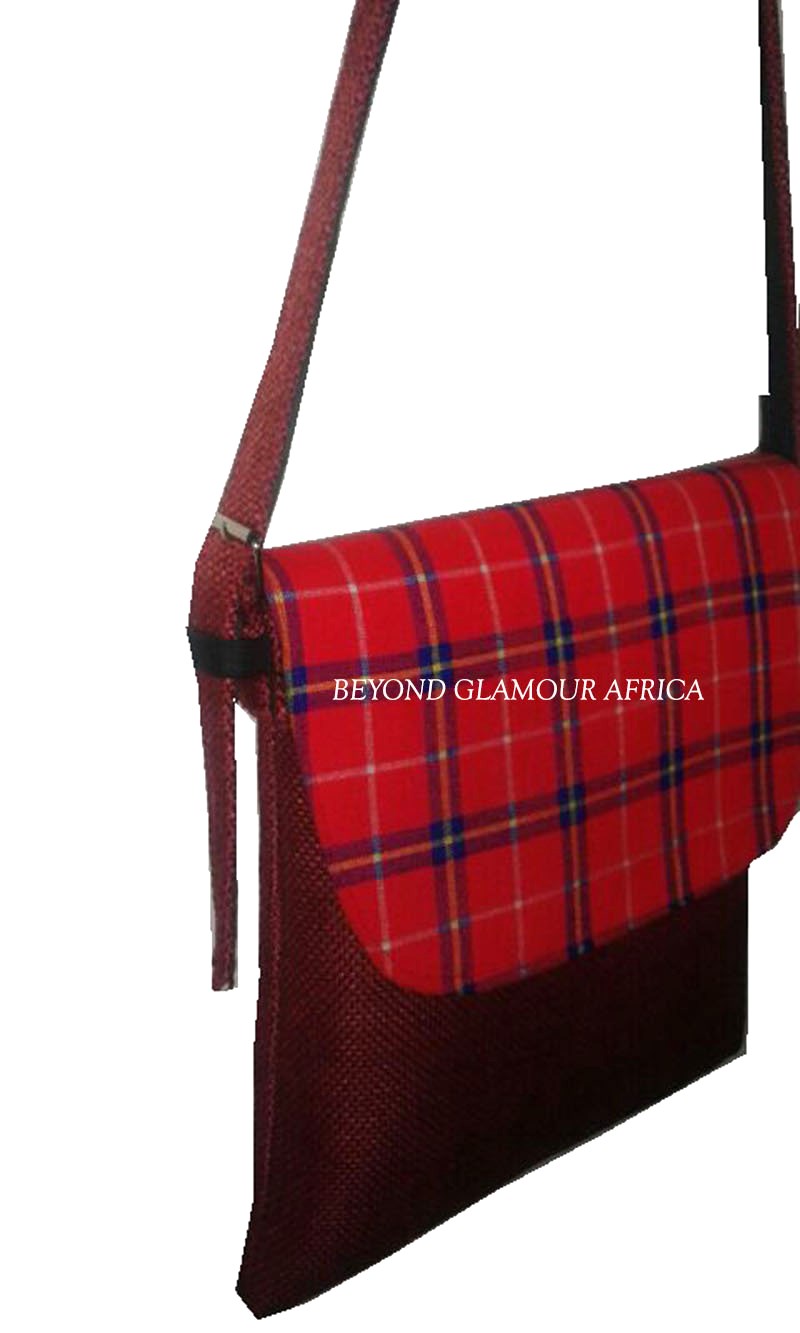 exquisitely crafted sisal sling bag