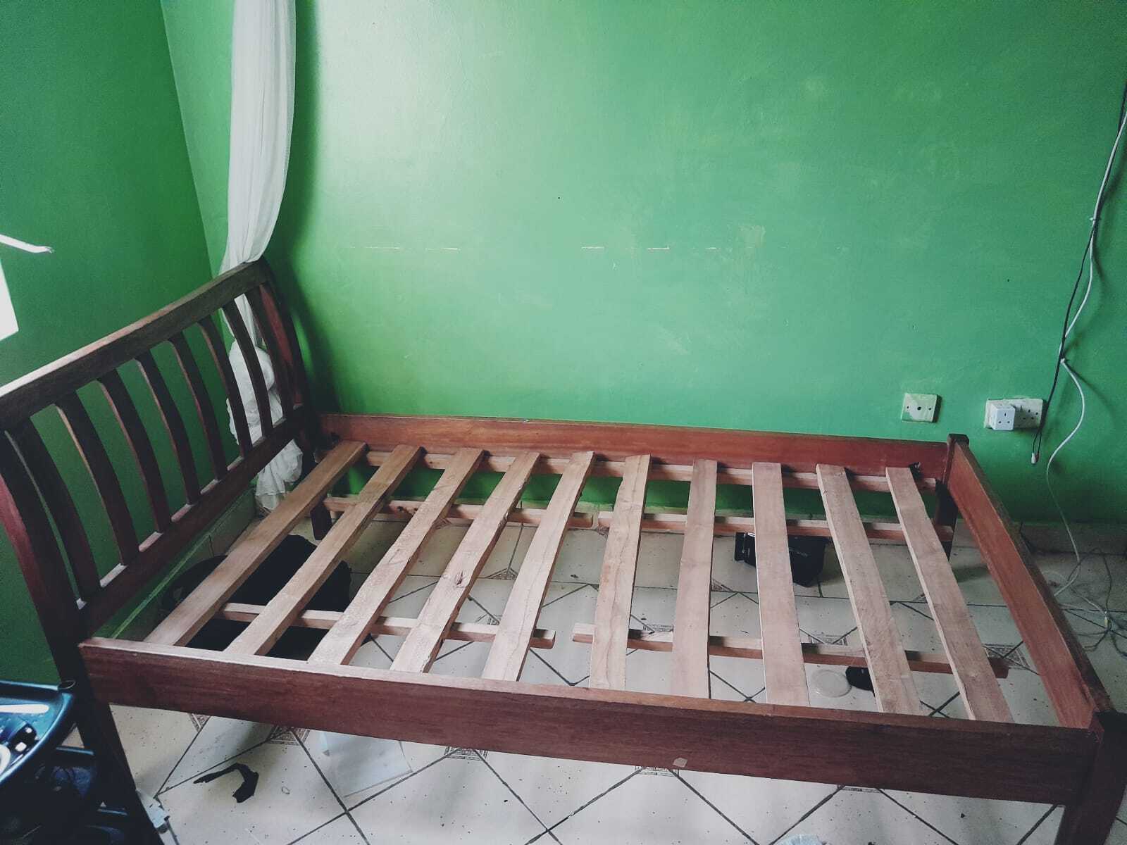a selling y bed
