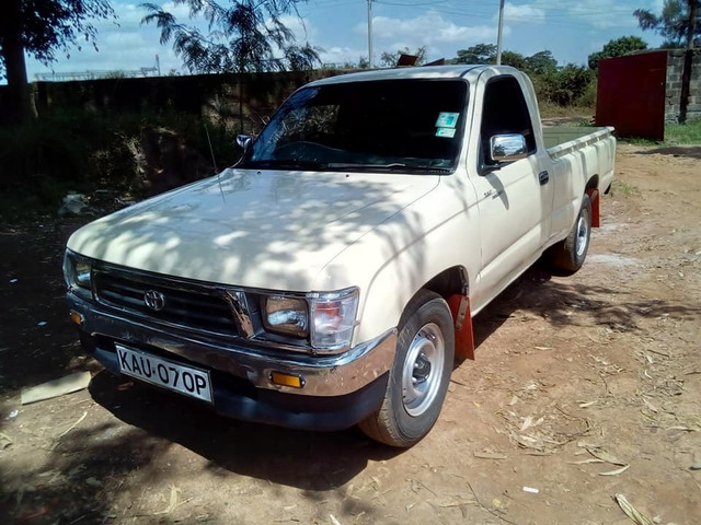 TOYOTA HILUX PICKUP QUICK SALE /0784419026,