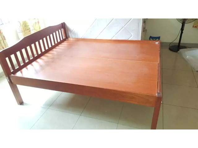 Wooden bed 5ftX6ft with Mattress
