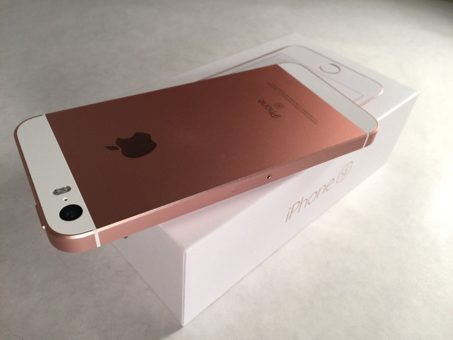 Used iPhone SE 32GB Rose gold for sale