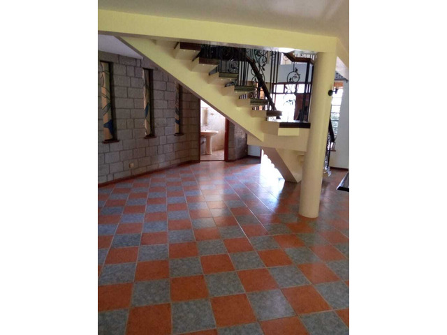 5 BEDROOM DOUBLE STOREY FOR RENT