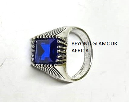 The thick band blur ring for men