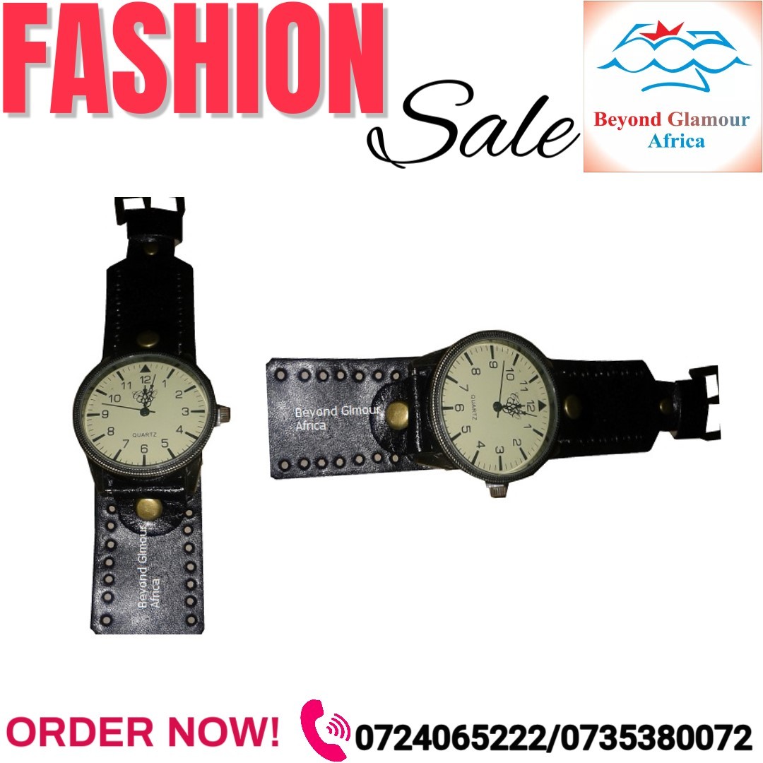 Men's black leather vintage watch very fashionable to have