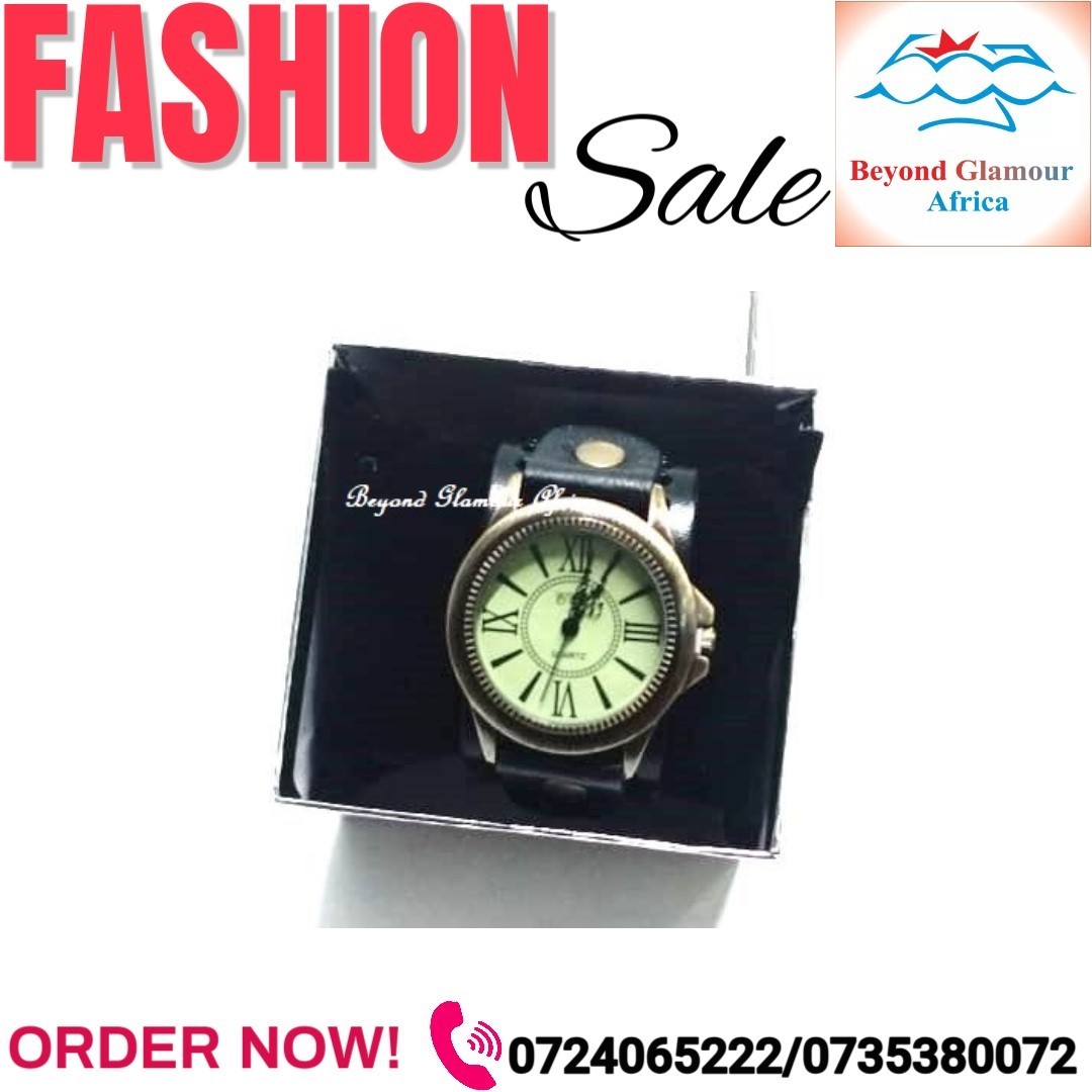 Men's green vintage watch easy and comfortable to wear
