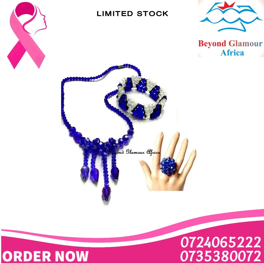 Women's blue crystal jewelry set very fashionable to have.