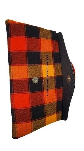 Ladies maasai clutch bag easy and comfortable to carry