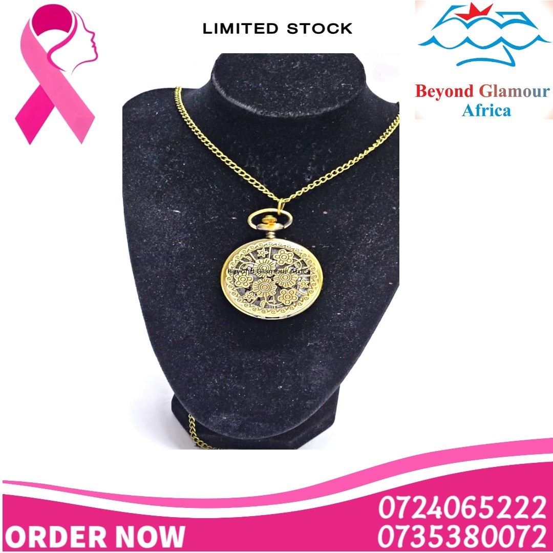 A flower vintage pocket watch easy and comfortable to wear