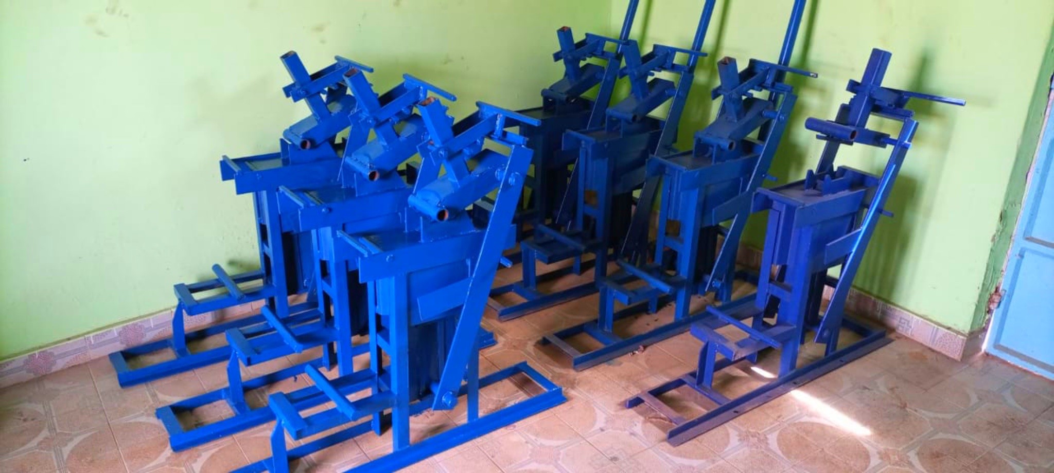 interlocking brick machines