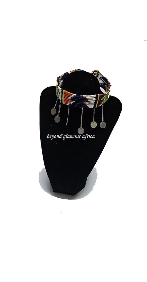 AN orange and blue neck choker very fashionable