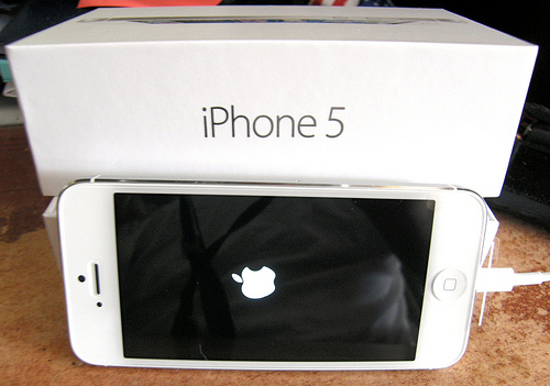 For Sale: Apple Iphone 5 64GB, Samsung Galaxy S4, BB Z10, Nikon D700