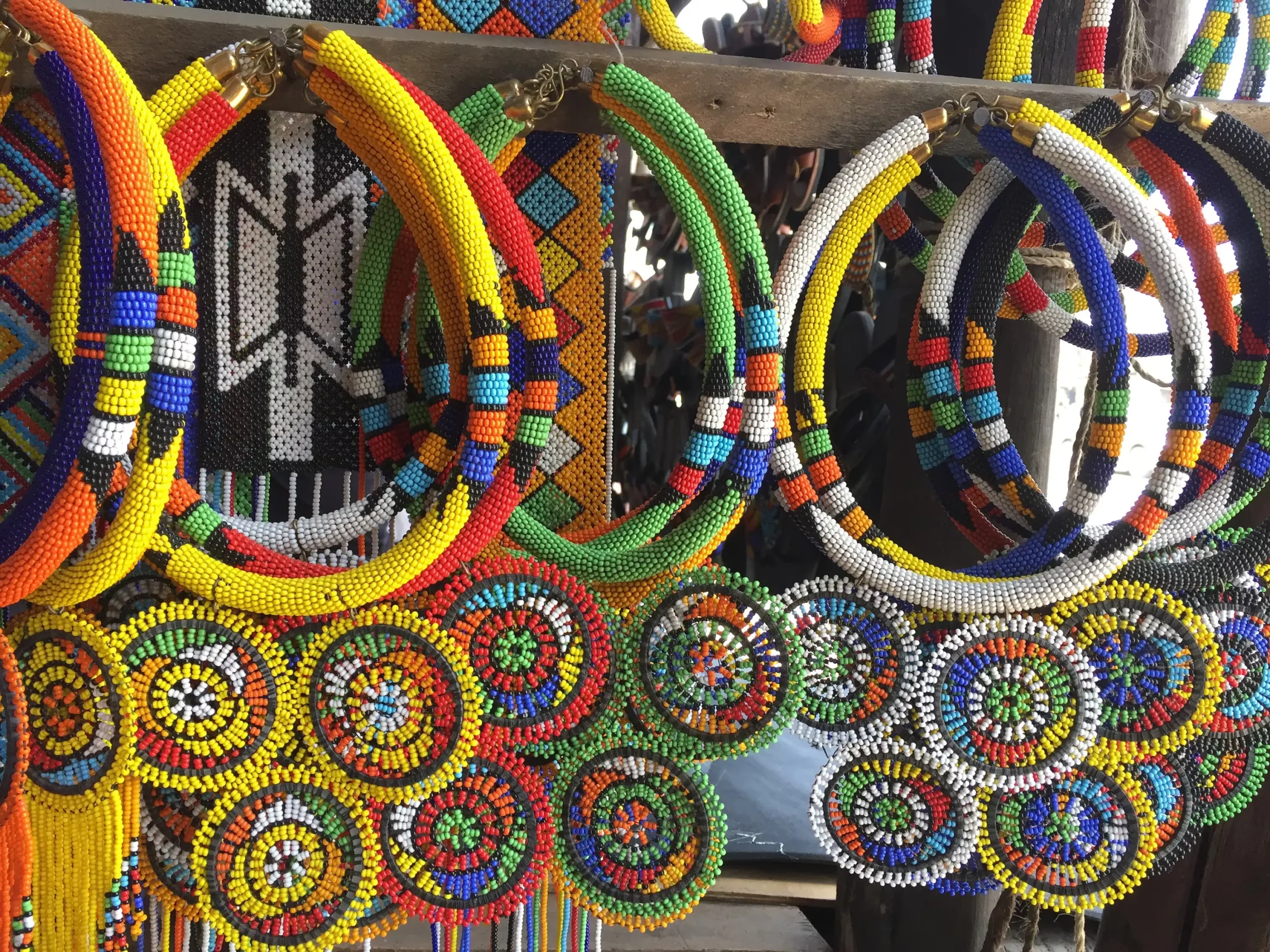 Exploring the Elegance of Maasai Necklaces: Unveiling Kenyan Craftsmanship