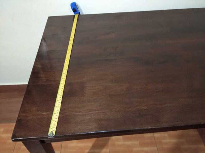 4-seater dining table