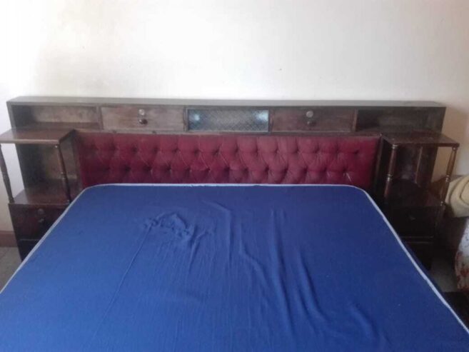 Elegant 5×6 Mahogany Bed with Mattress