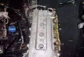 Complete and slim motor vehicle engine