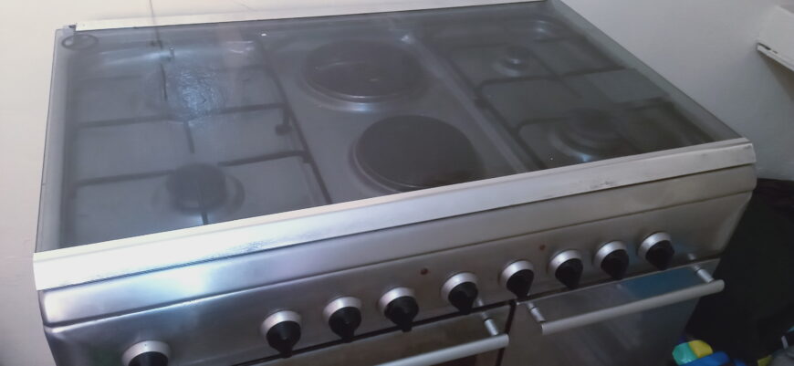 Electric oven gas cooker