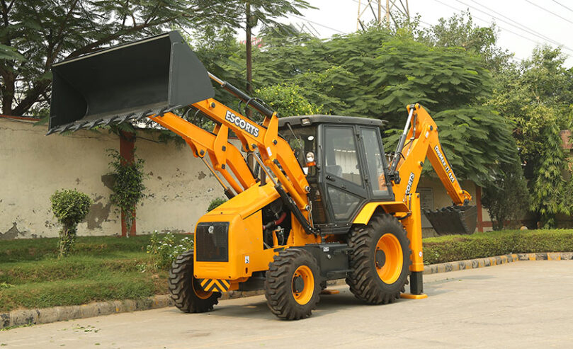 ESCORTS BACKHOE LOADER