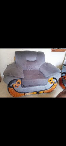 7 seater perfect condition, barely used.