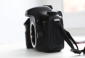 Canon 7D body only + 32GB memory