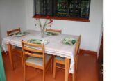 4 seater dining table