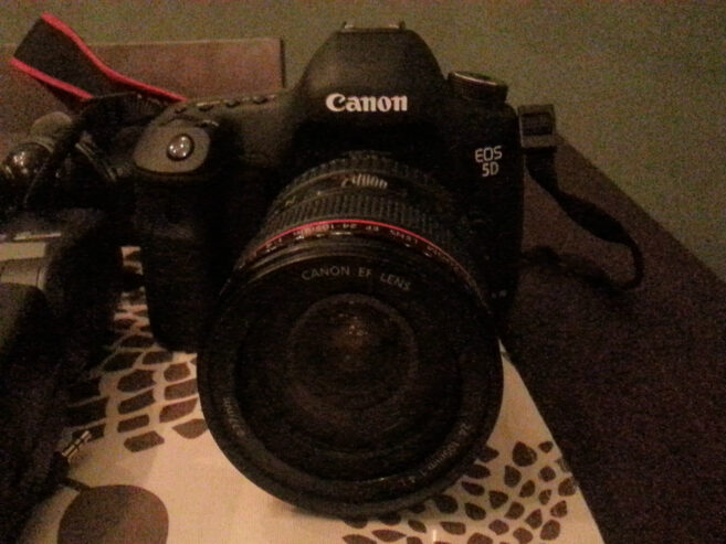 For Sell:Canon EOS 5D Mark III DSLR Camera+ 24 – 105 mm Lens Kit Set