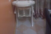 Baby feeding table