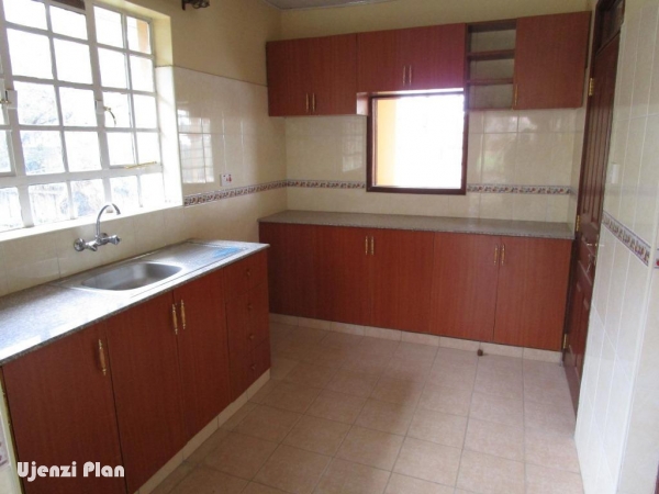 3 bedrooms (Master En-suite) in Rongai.L.