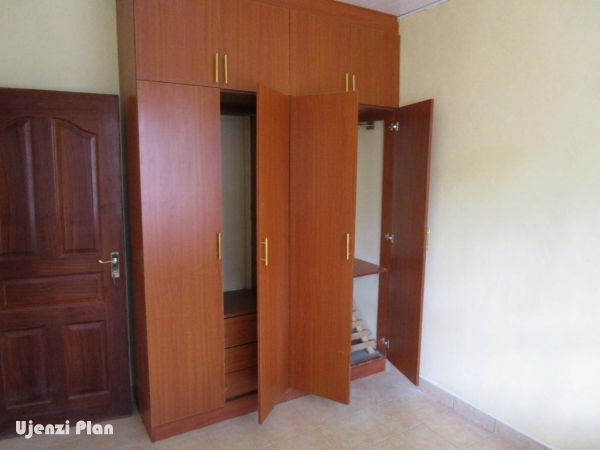 3 bedrooms (Master En-suite) in Rongai.L.
