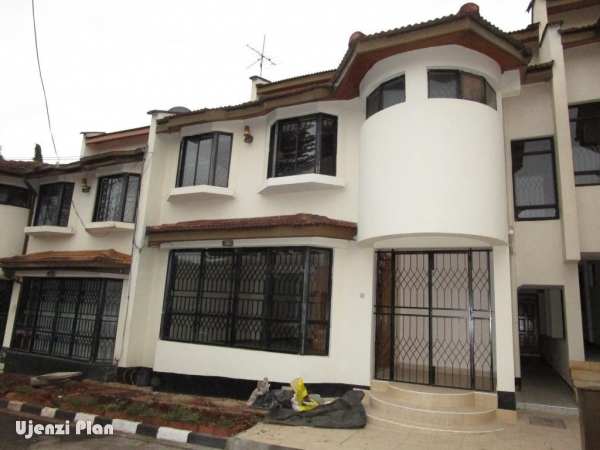 4 BEDROOM(2 Ensuite) Townhouse for Sale – Lavington.M.