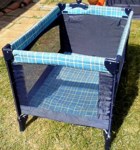 SkyBaby – beautiful portable baby cot & playpen in one!