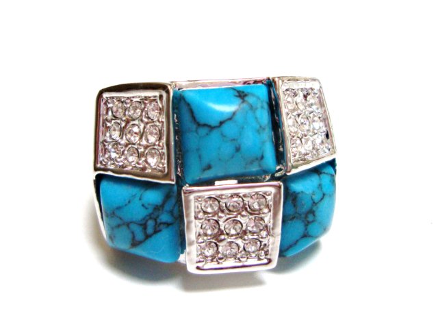Veined turquoise with diamante ring