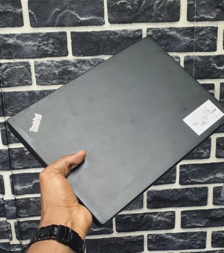 Lenovo x260 core i7 8gb Ram 256ssd