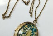 A unique and classic unisex locket