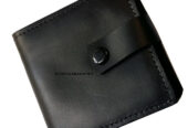 Men’s black leather wallet very fashionable to have
