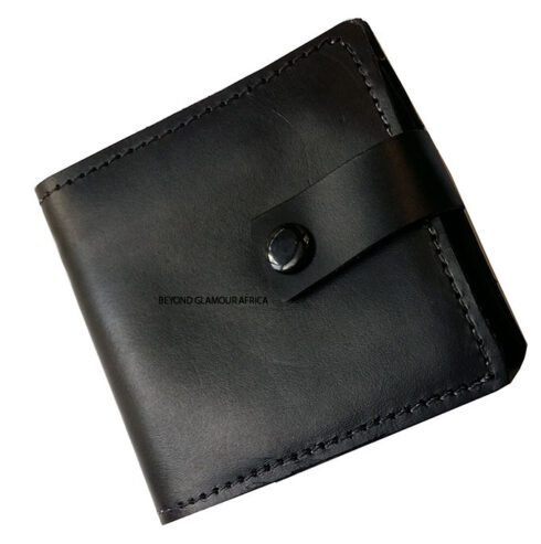 Men’s black leather wallet very fashionable to have