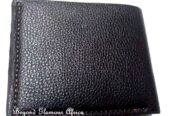 Men’s black leather wallet very fashionable to have