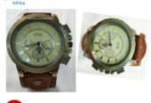 Men’s brown vintage watch very fashionable to have