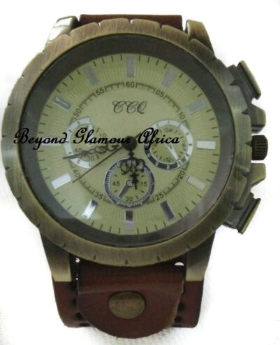 Men’s brown vintage watch very fashionable to have