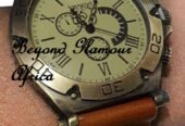 Men’s brown vintage watch very fashionable to have