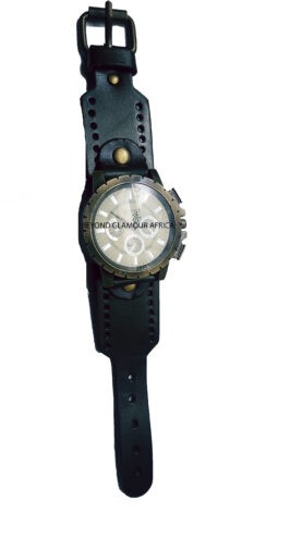 Men’s green vintage watch very fashionable to have