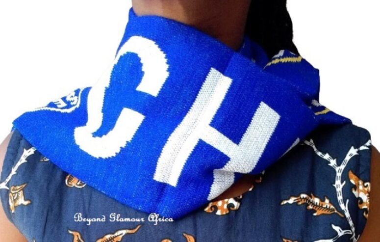 A chelsea knitted sarf very fashionable to have