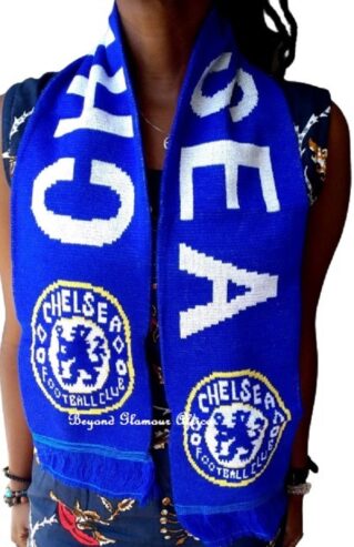 A chelsea knitted sarf very fashionable to have